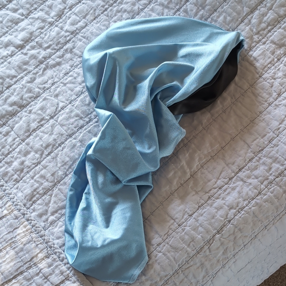 Elegant Blue Women's Scarf